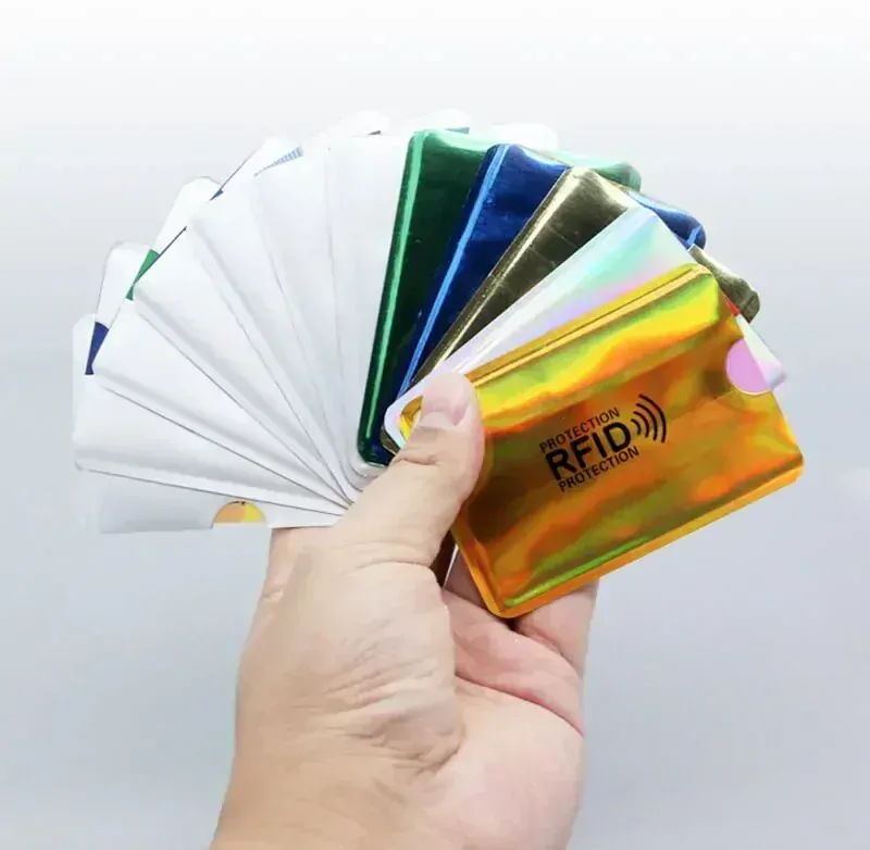 Bezpečnostný obal blokujúci RFID a NFC signál (PVC) | multicolor