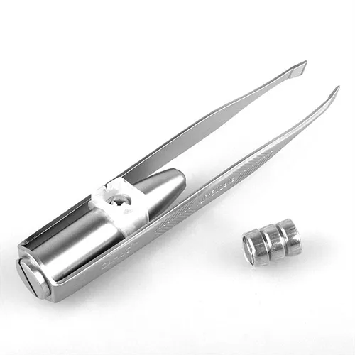 Profesionálna pinzeta s LED svetlom – Praktická pomôcka pre každú ženu