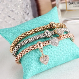 Elegantné dámske náramky v troch farbách